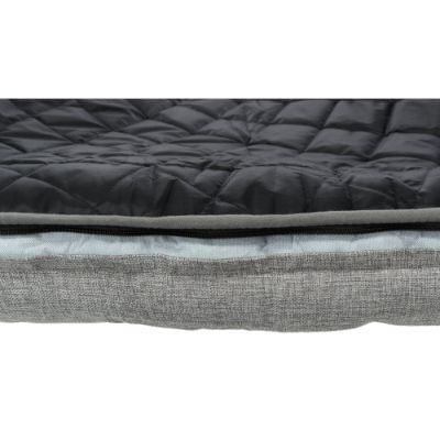 divano-nero-con-coperta-grigio-chiaro5