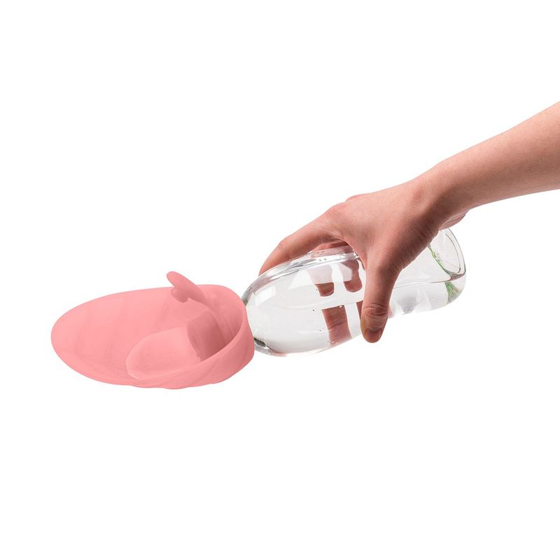 united-pets-dispenser-acqua-leaf-da-viaggio-in-silicone-rosa-chiaro1